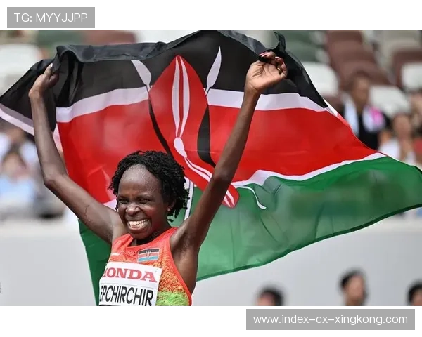 女子马拉松纪录被刷新，选手创造历史时刻，女子马拉松比赛